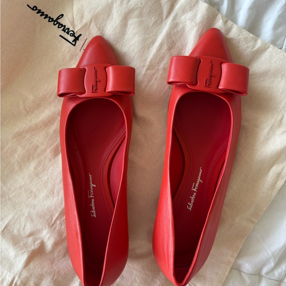 ⭐️Size9B ⭐️ Salvatore Ferragamo Red Bow Loafers